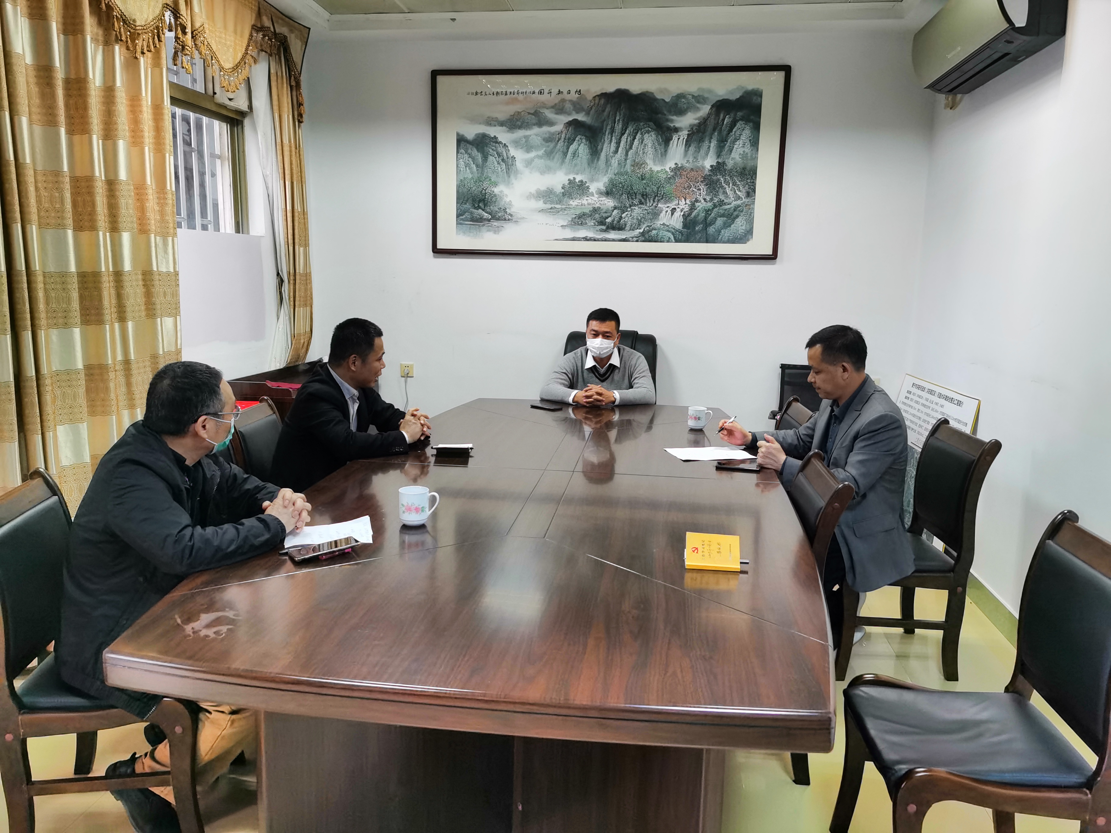 普宁市委常委,政法委书记陈少平带队到洪阳镇检查新冠