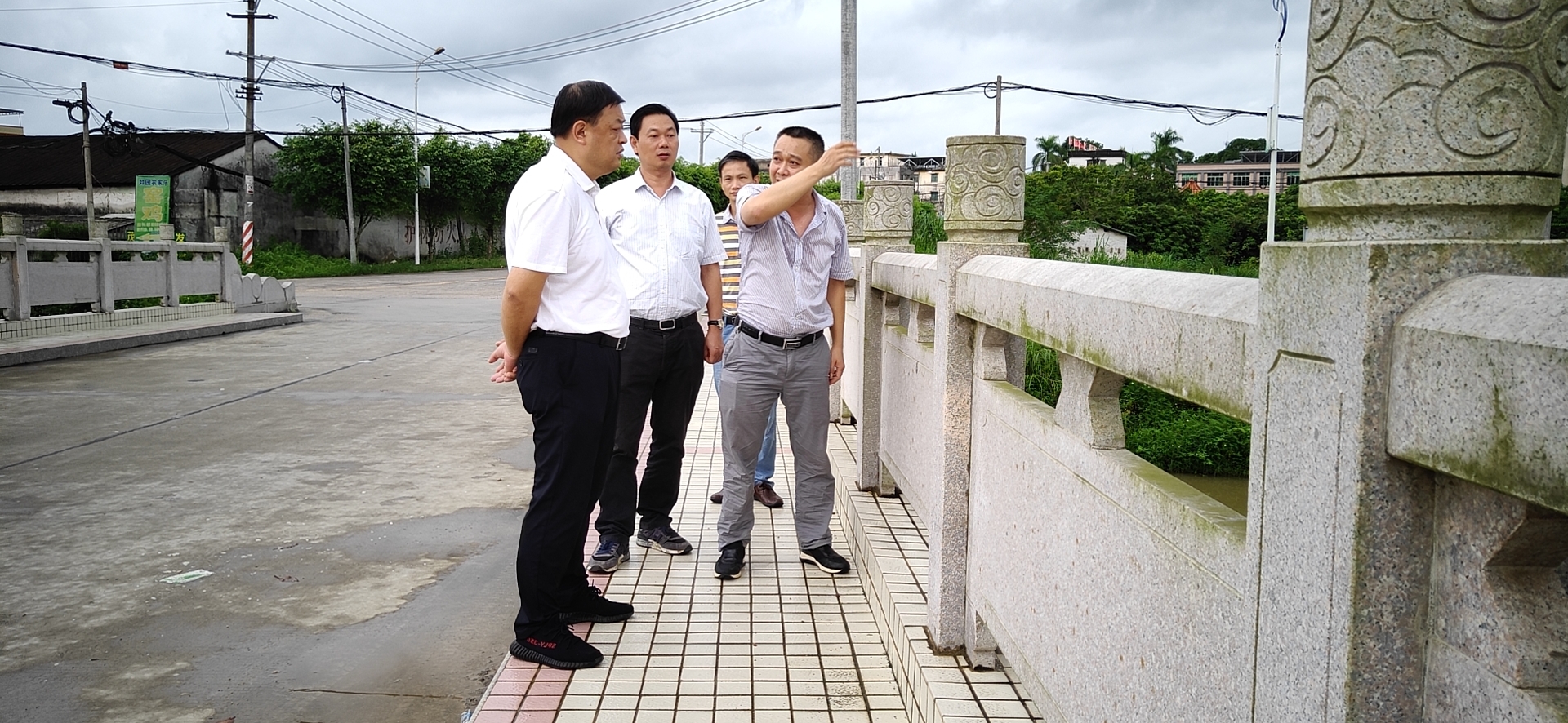 普宁市副市长陈俊礼一行到大池农场检查防汛工作